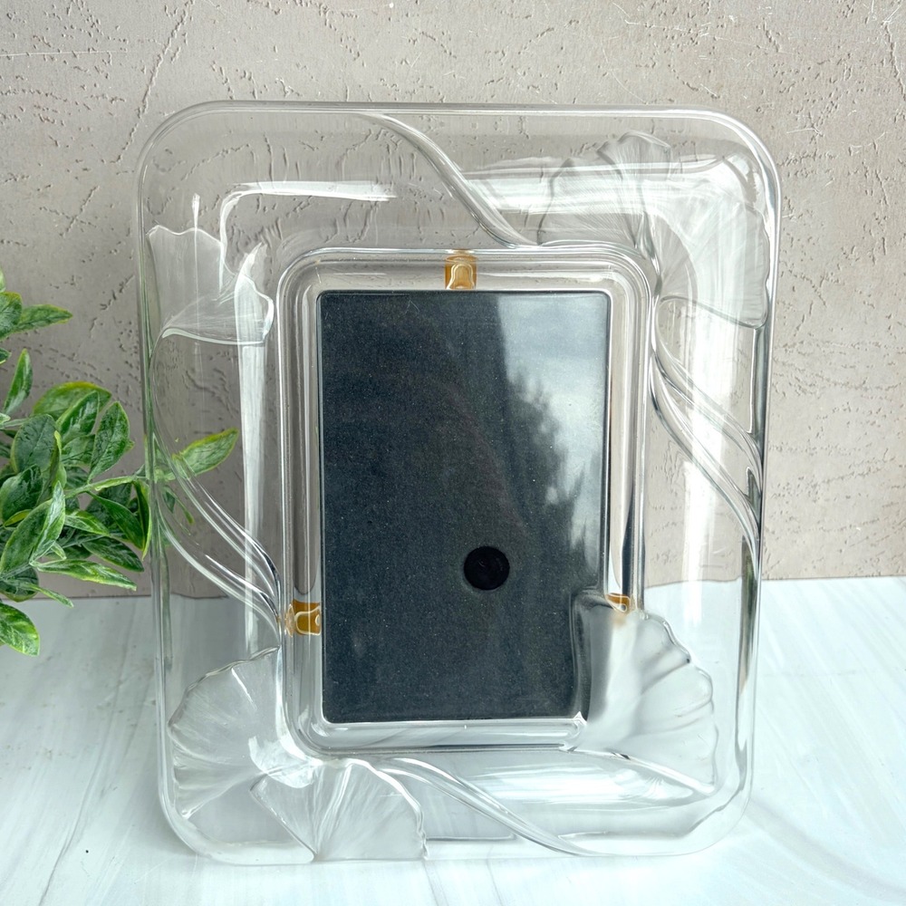 Frosted Ginkgo Leaf Glass Picture Frame Clear Botanical 4x6 Tabletop Decor